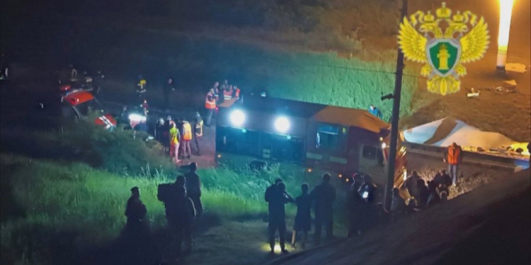Dyshimet për sabotim, shtatë të vdekur nga shembja e urës në Rusi
