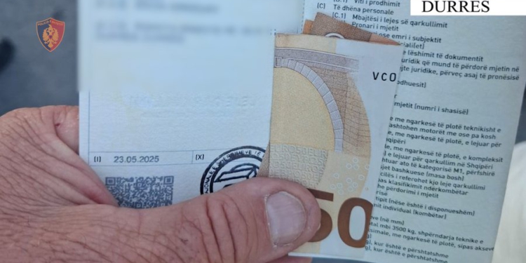 Tentoi të korruptojë policin me 50 euro, arrestohet 20-vjeçari në Durrës