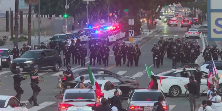 Trump çon ushtrinë kudo ku ka trazira, kaos në Los Angeles, nisin arrestimet masive pas shtetrrethimit