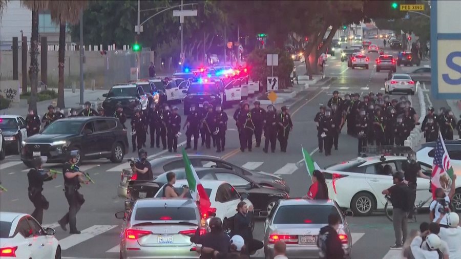 Trump çon ushtrinë kudo ku ka trazira, kaos në Los Angeles, nisin arrestimet masive pas shtetrrethimit