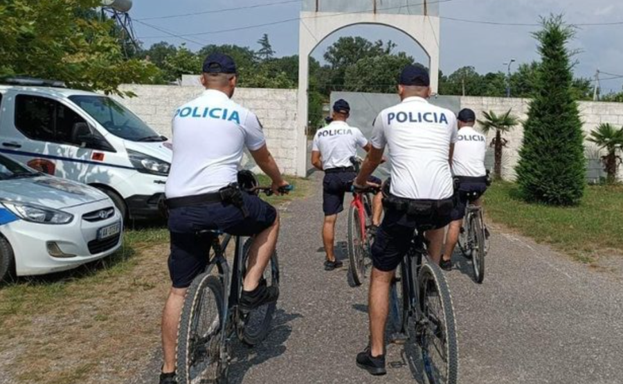 Sezoni turistik, deri më 15 shtator kufizohet qarkullimi i mjeteve në fundjavë dhe pushimet zyrtare