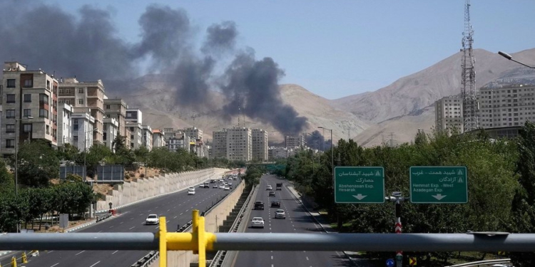 Bombardimet nuk e ndalën diplomacinë, disa telefonata SHBA-Iran që prej nisjes së sulmeve të Izraelit