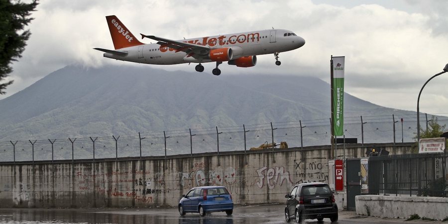 Dështimi i radarit në aeroportin e Napolit shkakton anulime dhe vonesa masive fluturimesh