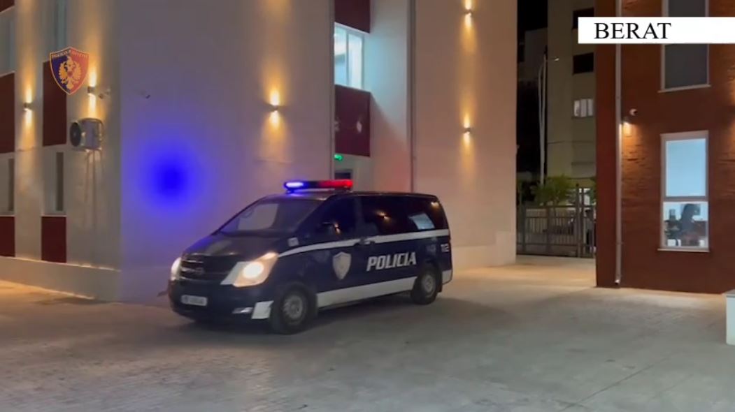 Shisnin lëndë narkotike në Berat, arrestohen dy persona, gjenden 330 doza kanabasi