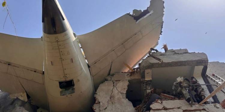 Rrëzimi i avionit drejt Londrës, asnjë i mbijetuar mes 242 pasagjerëve! Begaj: Shqipëria, solidaritet me të prekurit