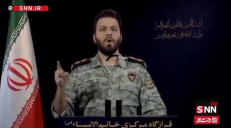 VIDEO / Zëdhënësi i ushtrisë iraniane i drejtohet Trumpit në anglisht: Kumarxhi…