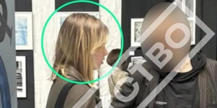 A është kjo vajza e fshehtë e Putinit? Zbulimi që ka tronditur botën e artit në Paris