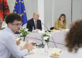 Hasani me shoqërinë civile: Shqipëria në një linjë me politikën e jashtme të BE-së
