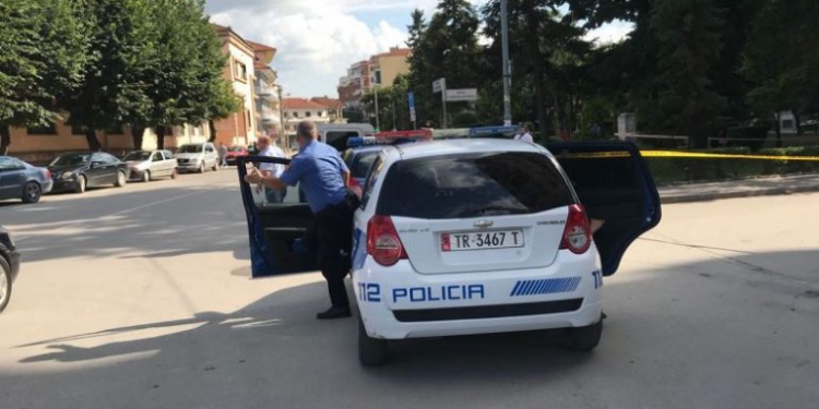 Iu gjet kokainë dhe kanabis në makinë, tre të arrestuar në Korçë