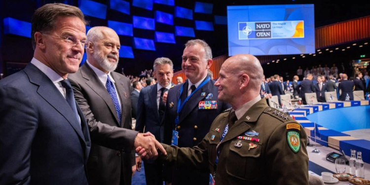 NATO vendosi 5% për mbrojtjen. Ja vendet që shpenzojnë më shumë dhe më pak, ku qëndron Shqipëria?