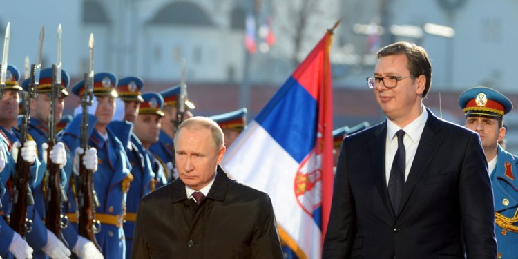 “Serbia e di rrezikun”, Rusia paralajmëron Beogradin për furnizimin e Ukrainës me armë: Të merren masa për…