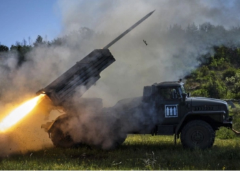 Pentagoni ndërpret ndihmën ushtarake për Ukrainën, armët amerikane ridrejtohen në Lindjen e Mesme