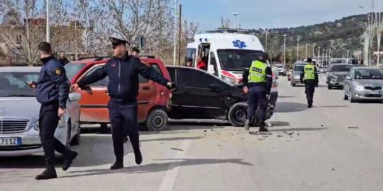 Aksident i rëndë në Burrel, plagosen katër persona