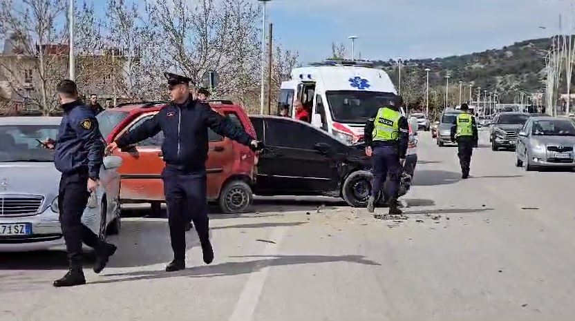 Aksident i rëndë në Burrel, plagosen katër persona