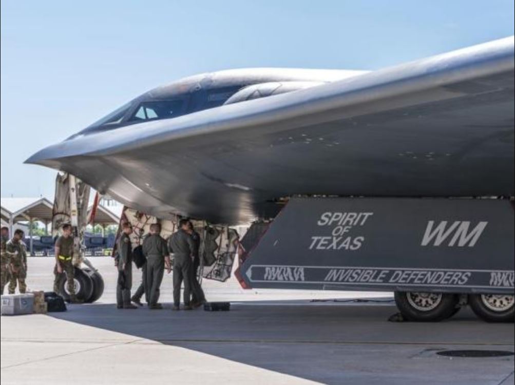 “B-2 Spirit, kryevepra ushtarake amerikane”, nga ekipi i përzgjedhur deri tek ushqimet që lejohen në bord