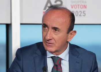 “Ma ka mbyll derën baba”, Sula: Berisha, makinë e vjetër! Në selinë e PD nuk shkel më…