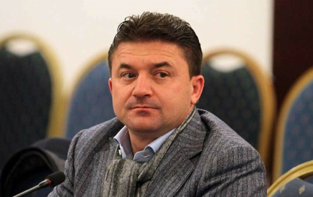 SPAK merr të pandehur Elvis Rroshim ja akuza mbi ish-kryebashkiakun e Kavajës