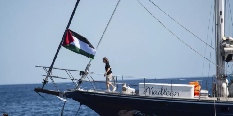 Greta Thunberg dhe aktivistët e tjerë drejt Rripit të Gazës, Izraeli urdhëron pengimin e ankorimit të anijes