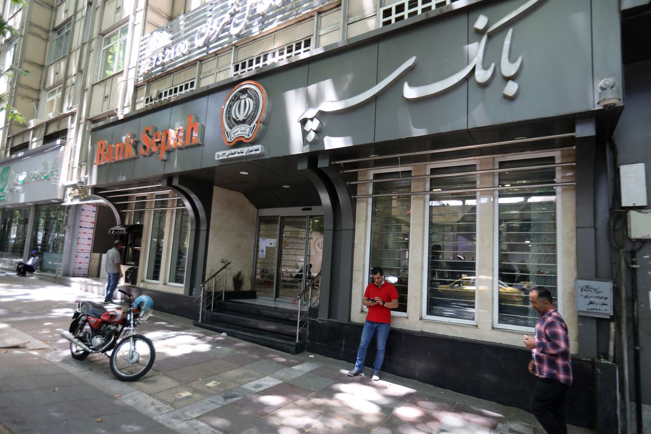 Pas goditjeve ushtarake, Irani pëson sulm kibernetik në bankën shtetërore, Izraeli merr përgjegjësinë