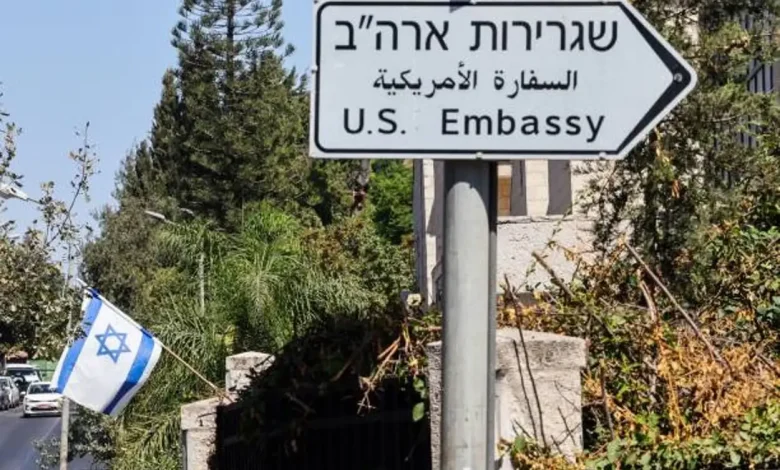 Konflikti me Teheranin, ambasada e SHBA në Izrael nis punën për evakuimin e shtetasve amerikanë