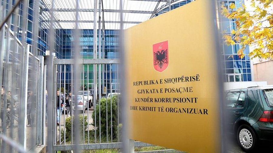 Premtoi vend pune në Fier kundrejt parave, GJKKO dënon me 1 vit burg Dritan Lleshin