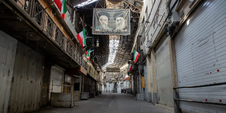 “Bombat njëra pas tjetrës apo diplomacia”, cili do të jetë vendimi i Trump për Iranin