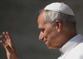 Papa paralajmëron politikanët për sfidat që sjell zhvillimi i Inteligjencës Artificiale