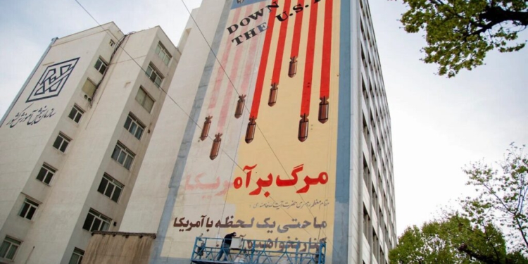 SHBA evakuon ambasadat në Lindjen e Mesme: Izraeli është gati për të sulmuar Iranin
