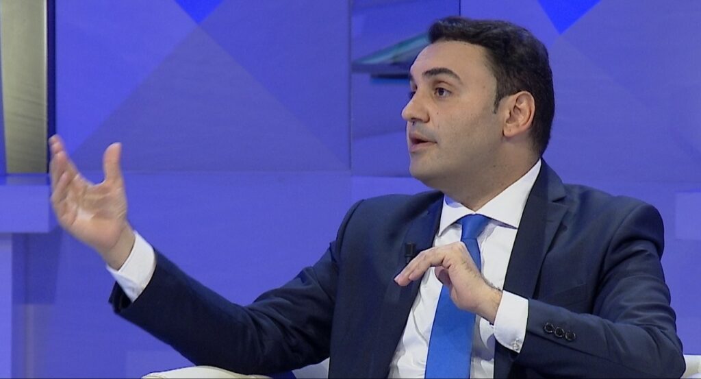 “Na kanë vjedhur nëpër fshatra”, Këlliçi: Duam patjetër mandatin e 14 në Tiranë!