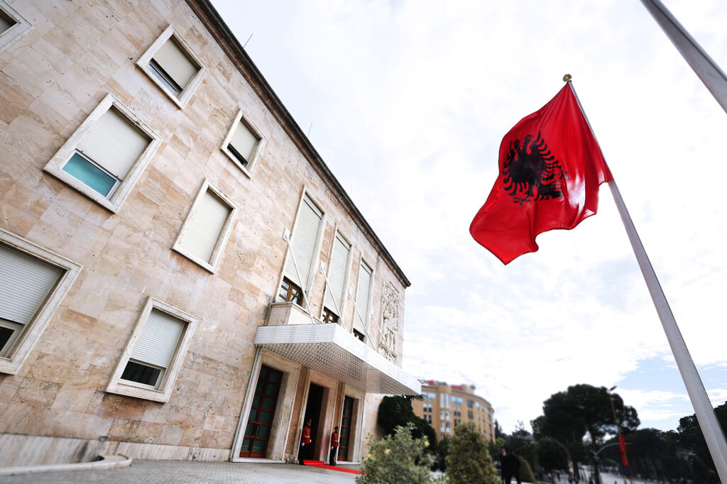 Rishikohet Buxheti 2025/ Rialokohen 11.8 miliardë lekë në mbështetje të sektorëve prioritarë
