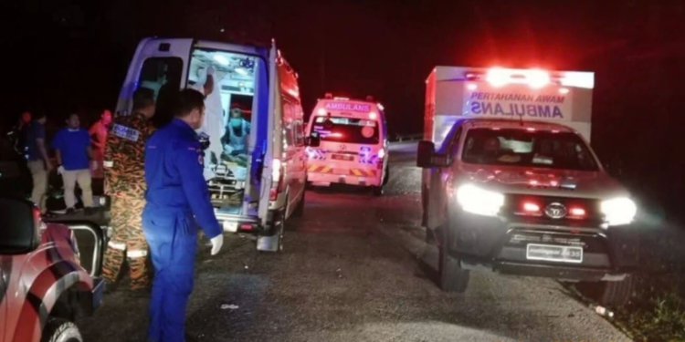 Tragjedi në Malajzi, autobusi me studentë përplaset me furgonin. 15 viktima dhe mbi 30 të plagosur
