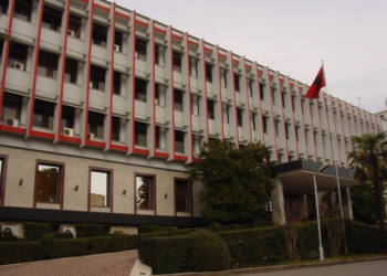 Ligji i ri/ Nga të rinjtë tek veteranët, të gjithë diplomatët do dalin në provim për të matur njohuritë e tyre