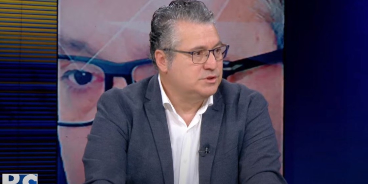 4 muaj pa Kuvend/ Minxhozi: Kosova rrezikon të mbetet jashtë “trenit të historisë”, shkak papërgjegjshmëria politike