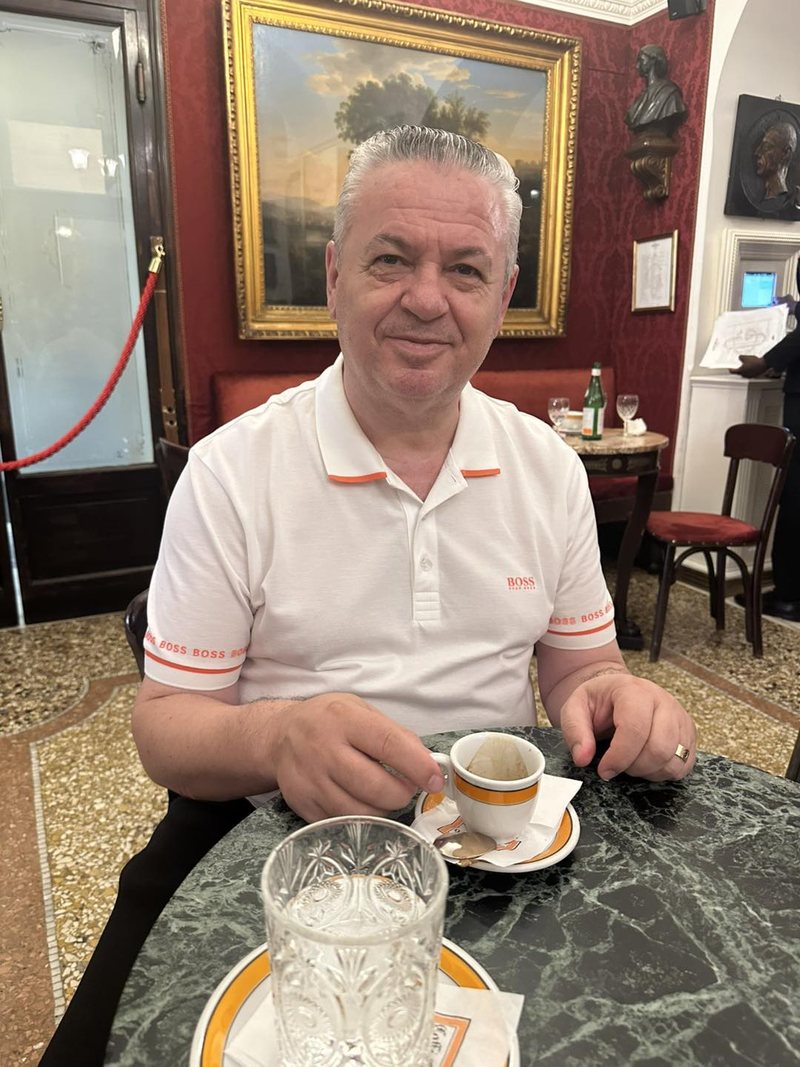 “Shokët” e partisë e kritikojnë për jetën luksoze, Murrizi: Po mirë mo, juve do u marr leje unë se çfarë bëj?