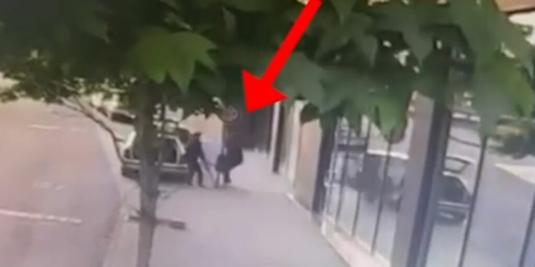 VIDEO / Dy persona vjedhin kasafortën me 15 mijë euro në Tiranë