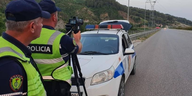 Prokuroria e Elbasanit dërgon në gjyq 6 punonjës policie, nuk vendosnin gjoba edhe pse shikonin shkelje