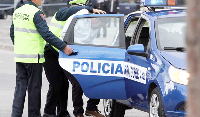 Arrestime, bllokime makinash dhe mbi 14 mijë gjoba nga Policia Rrugore gjatë javës së fundit