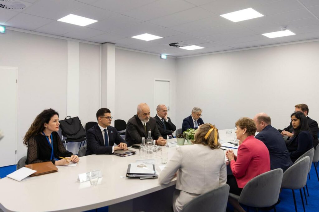 FOTO / Rama takim me senatorët e grupit vëzhgues për NATO-n në Senatin Amerikan
