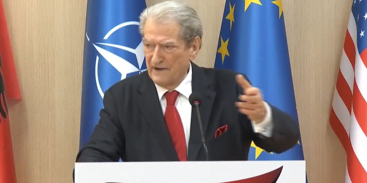 Gazetari’: Berisha duhet të zbatojë statutin e PD-së pas humbjes! Në moment kyç për integrimin, kritikon Shqipërinë në Bruksel