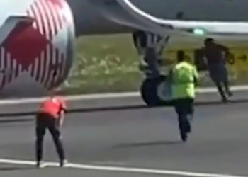 Pamjet e rënda/ Momenti kur 35-vjeçari thithet nga motori i avionit në aeroportin e Bergamos