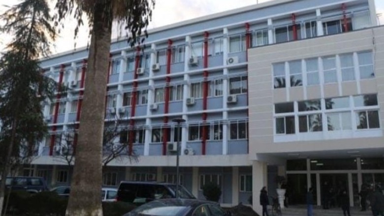 Përfundon “vala” e shkarkimeve në Fier, priten emrat e zyrtarëve të rinj