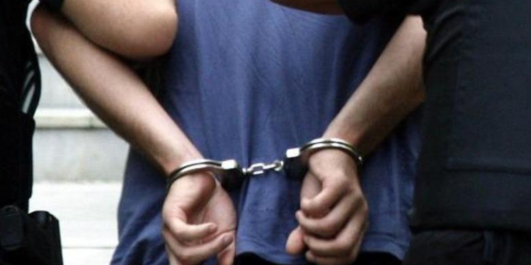 Me kokainë dhe shishe me verë, arrestohet 67-vjeçari në Portin e Durrësit, i sekuestrohen mijëra euro