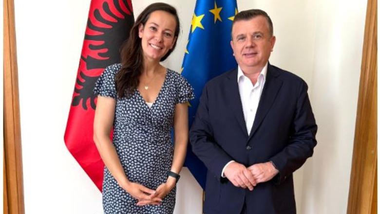 Një shqiptare në krye të Bankës ‘J.P. Morgan’, Balla pret drejtoreshën Suela Rossberg: Sinjal pozitiv për investimet në Shqipëri