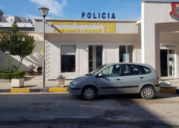 Gjykata e Fierit ia kishte sekuestruar, 41-vjeçari i ndërron bravën apartamentit