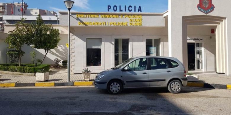 Gjykata e Fierit ia kishte sekuestruar, 41-vjeçari i ndërron bravën apartamentit