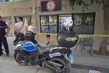 Klienti i shkoi kursantit në berberhane dhe e qëlloi me thikë, zbardhen detajet e plagosjes në Vlorë