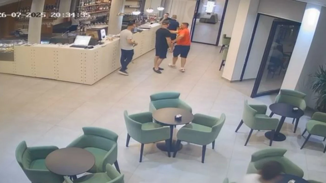 Dhunoi kamarierin 18 vjeçar, pezullohet nga detyra oficeri i policisë, ndodhej jashtë shërbimit