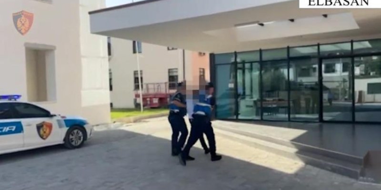 Theu masën e arrestit shtëpiak dhe vodhi një makinë, arrestohet 19-vjeçari në Elbasan