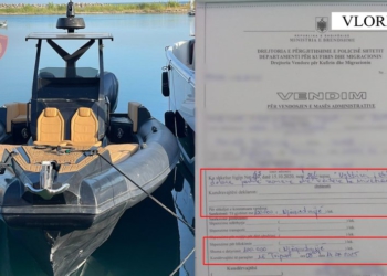 U denoncua në rrjetet sociale, ndëshkohet drejtuesi i gomones që rrezikoi pushuesit në Radhimë