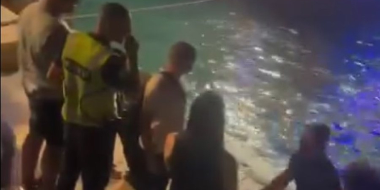 U kapën me armë në Sarandë dhe njëri tentoi t’i ikë policisë në det, “arrest me burg” për 3 persona